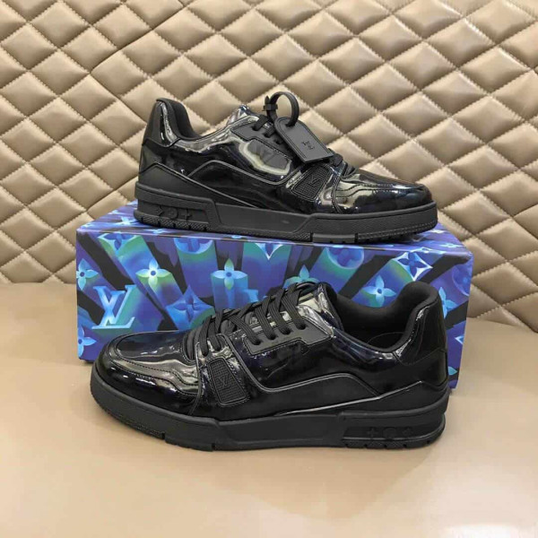 LOUIS VUITTON TRAINER SNEAKER - LV202