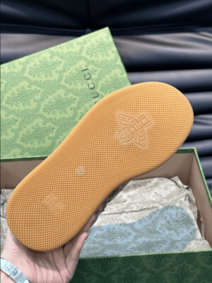 GUCCI SCREENER TRAINER SNEAKERS CAMEL AND EBONY GG CANVAS – GC169