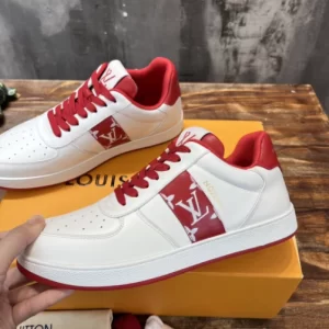 LOUIS VUITTON RIVOLI LOW-TOP SNEAKERS IN WHITE AND RED – LSVT371