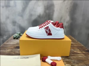 LOUIS VUITTON RIVOLI LOW-TOP SNEAKERS IN WHITE AND RED – LSVT371