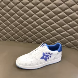 LOUIS VUITTON RIVOLI SNEAKERS IN WHITE CALF LEATHER AND MONOGRAM CANVAS – LSVT367
