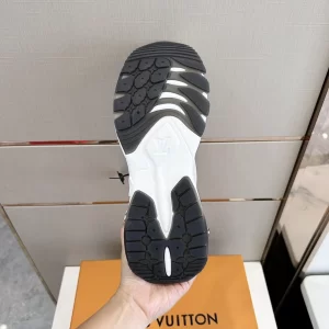 LOUIS VUITTON RUN 55 SNEAKERS IN WHITE AND BLUE – LSVT356