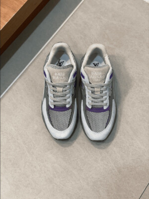 LOUIS VUITTON RUN AWAY SNEAKERS IN GREY AND PURPLE – LSVT358