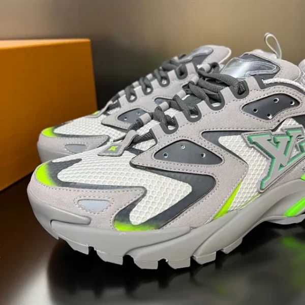 LOUIS VUITTON RUNNER TATIC SNEAKERS IN GREY AND GREEN – LSVT348