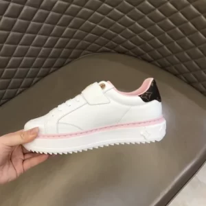 LOUIS VUITTON TIME OUT SNEAKER IN WHITE AND PINK – LSVT364