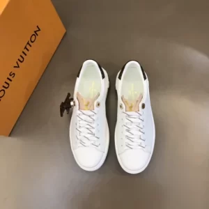 LOUIS VUITTON TIME OUT SNEAKER IN WHITE – LSVT366