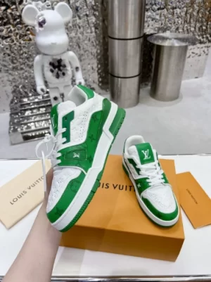 LOUIS VUITTON TRAINE SNEAKERS IN GREEN – LSVT380