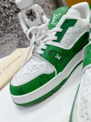 LOUIS VUITTON TRAINE SNEAKERS IN GREEN – LSVT380