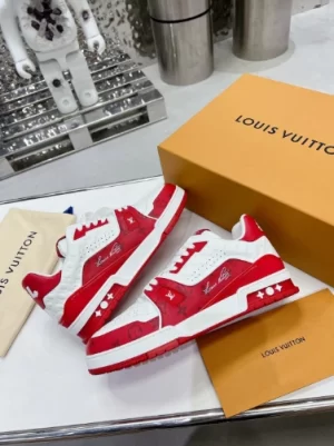 LOUIS VUITTON TRAINE SNEAKERS IN RED – LSVT381