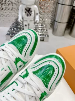LOUIS VUITTON TRAINER SNEAKERS IN GREEN AND WHITE – LSVT342
