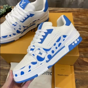 LOUIS VUITTON X YAYOI KUSAMA TRAINER CALF LEATHER SNEAKER IN BLUE AND WHITE – LSVT375