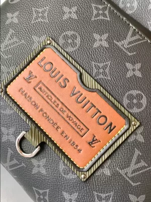 LOUIS VUITTON DISCOVERY BACKPACK