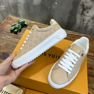 LV TIME OUT SNEAKER – LSVT427