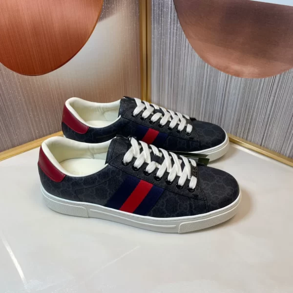 MEN'S GUCCI ACE SNEAKER WITH WEB - GC250