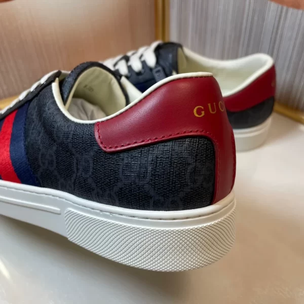 MEN'S GUCCI ACE SNEAKER WITH WEB - GC250