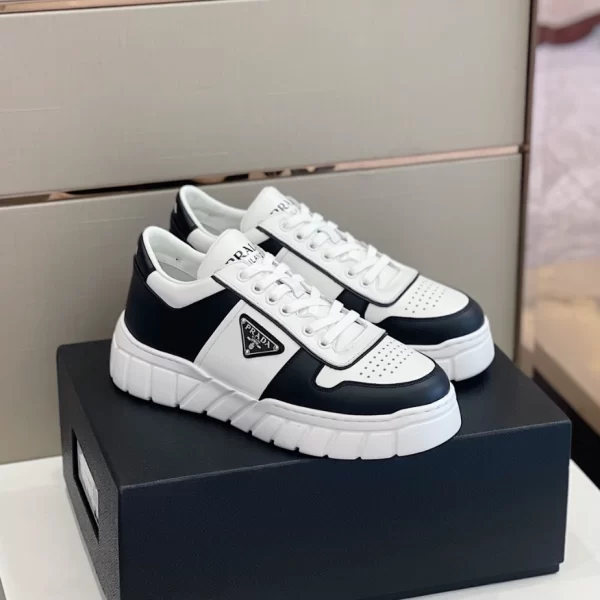 PRADA LEATHER SNEAKERS - PRD032