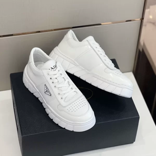 PRADA LEATHER SNEAKERS - PRD033