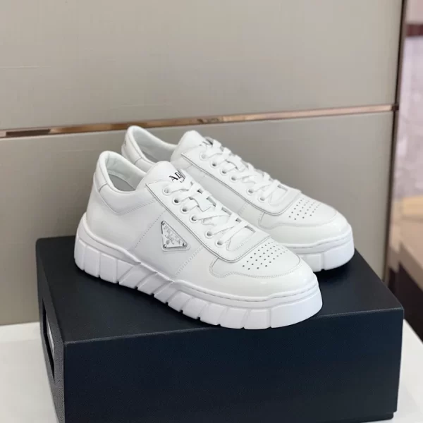 PRADA LEATHER SNEAKERS - PRD033