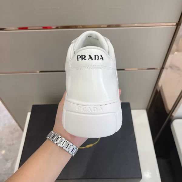 PRADA LEATHER SNEAKERS - PRD033