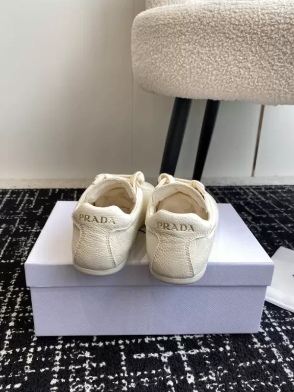 PRADA LEATHER SNEAKERS - PRD034