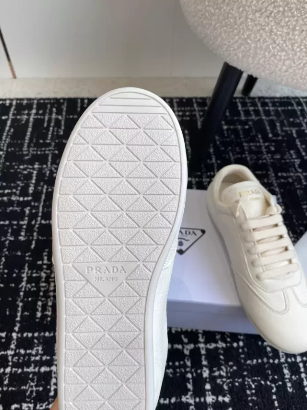 PRADA LEATHER SNEAKERS - PRD034