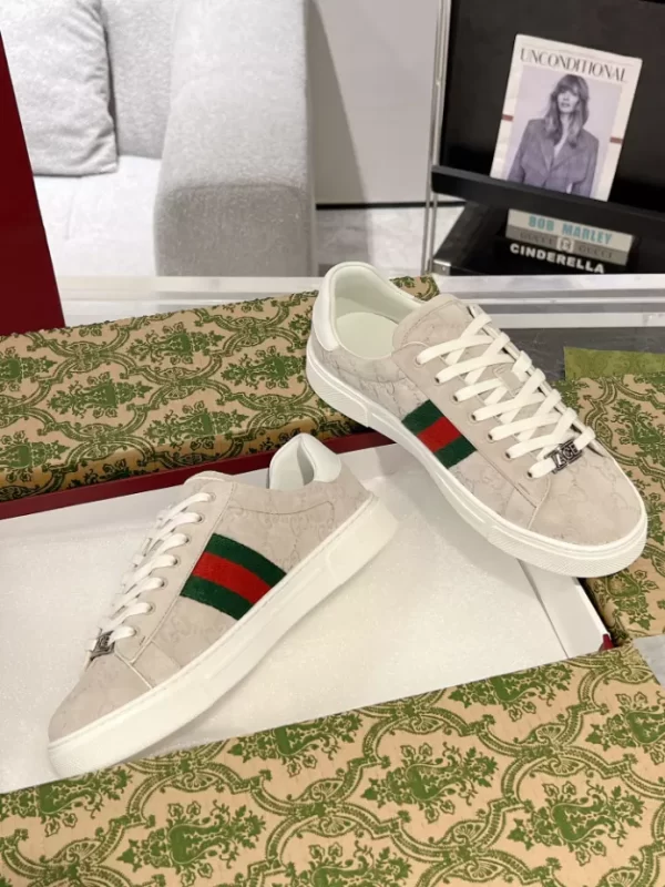 MEN'S GUCCI ACE SNEAKER WITH WEB - GC247