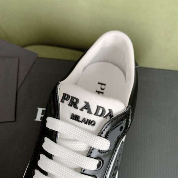 PRADA DISTRICT SNEAKER WHITE BLACK - PRD091