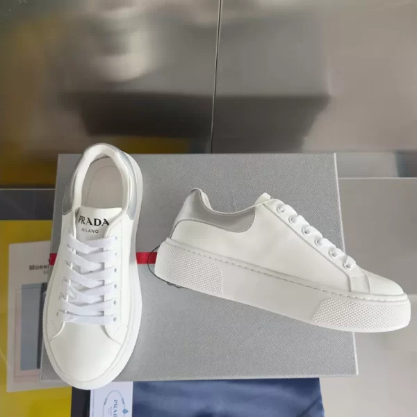 PRADA LEATHER LOW-TOP SNEAKERS - PRD062