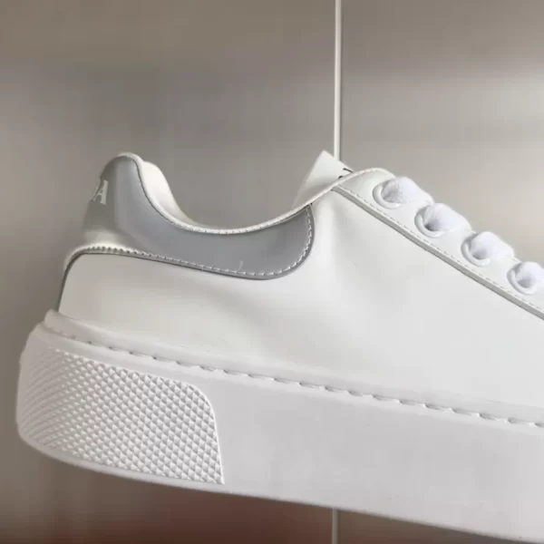 PRADA LEATHER LOW-TOP SNEAKERS - PRD062