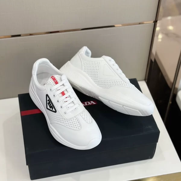 PRADA SNEAKERS - PRD071