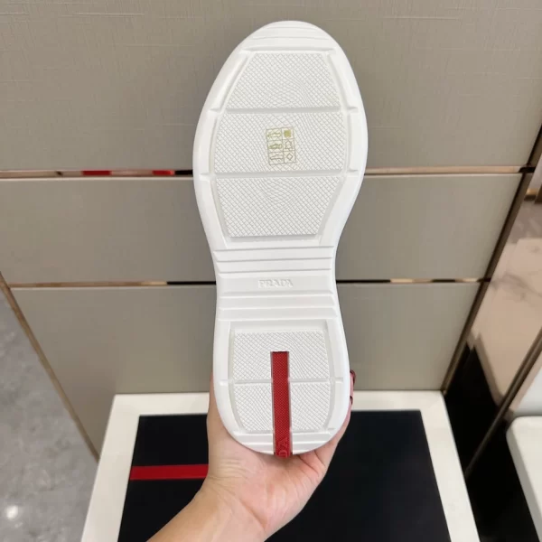 PRADA SNEAKERS - PRD071