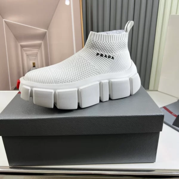 PRADA SNEAKERS - PRD076