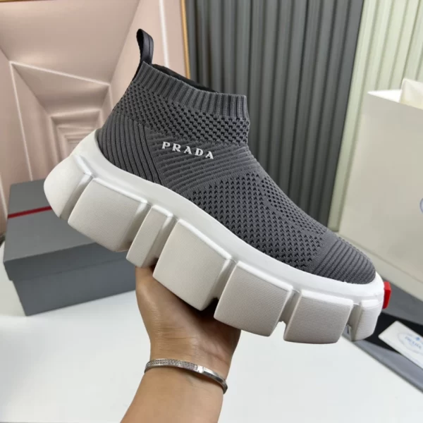 PRADA SNEAKERS - PRD077