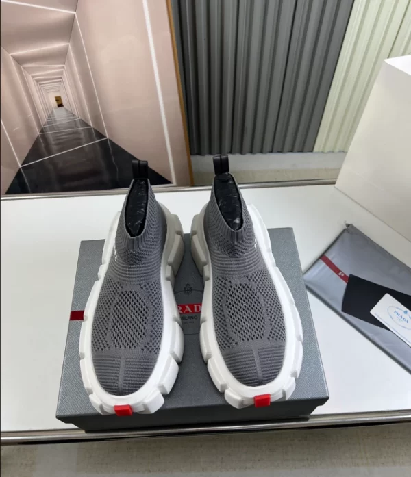 PRADA SNEAKERS - PRD077