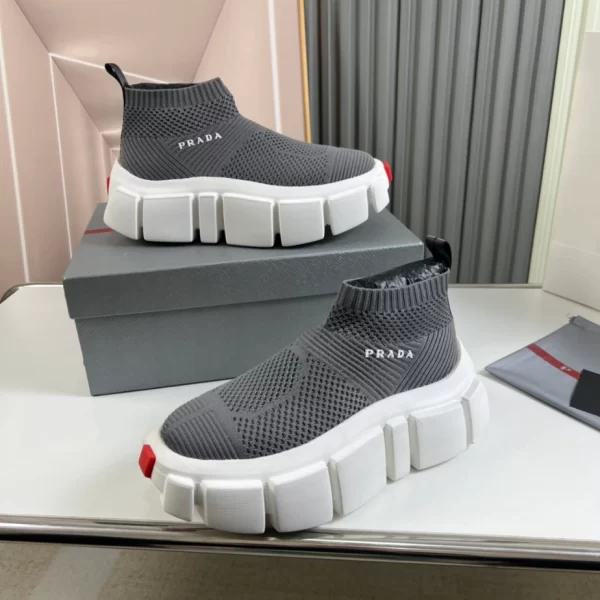 PRADA SNEAKERS - PRD077