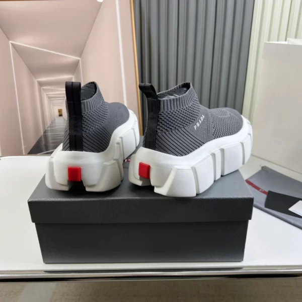 PRADA SNEAKERS - PRD077