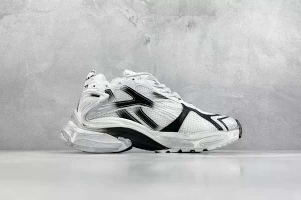 BALENCIAGA RUNNER GRADIENT SNEAKER IN WHITE AND BLACK POLYURETHANE AND POLYESTER - BB265