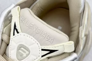 BALENCIAGA RUNNER SNEAKER IN BEIGE NYLON AND SUEDE-LIKE FABRIC - BB267