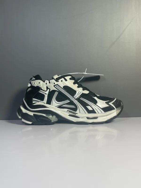 BALENCIAGA RUNNER SNEAKER IN BLACK AND WHITE MESH AND NYLON - BB266