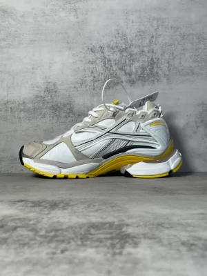 BALENCIAGA RUNNER SNEAKER IN GREY - BB263