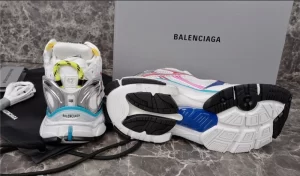 BALENCIAGA RUNNER SNEAKER IN MULTICOLORED - BB262