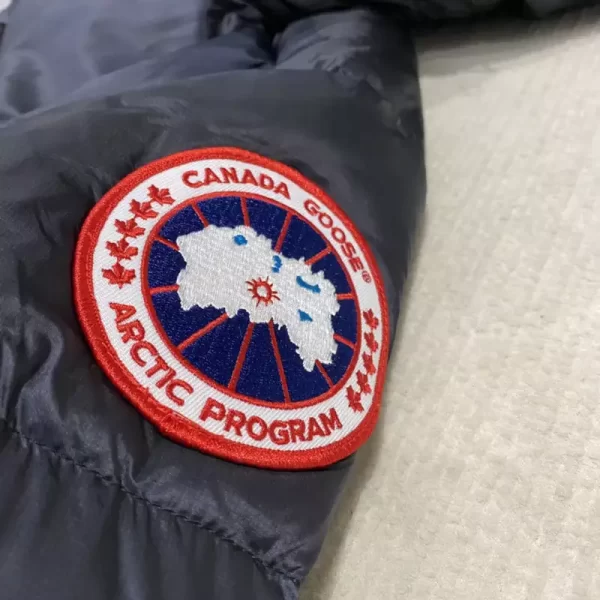 Canada Goose Crofton Puffer Jacket - CG010