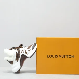 LV ARCHLIGHT SNEAKER – LSVM001