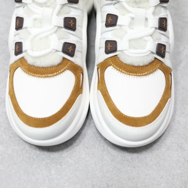 LV ARCHLIGHT SNEAKER – LSVM002