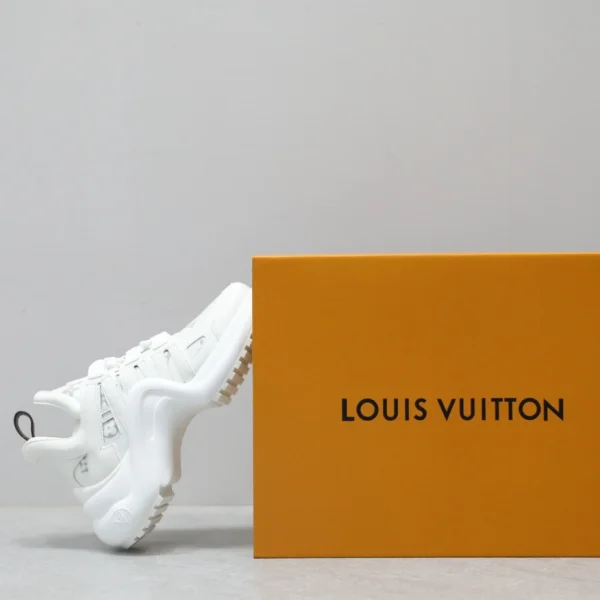 LV ARCHLIGHT SNEAKER – LSVM005