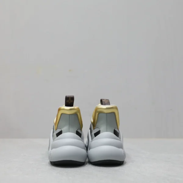 LV ARCHLIGHT SNEAKER – LSVM006