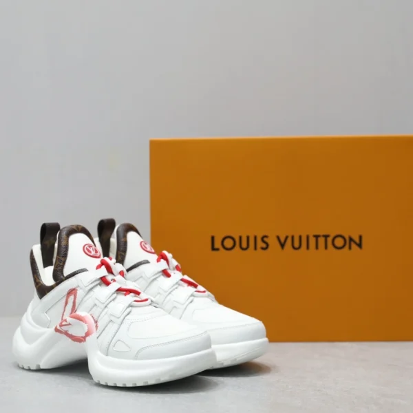 LV ARCHLIGHT SNEAKER – LSVM009