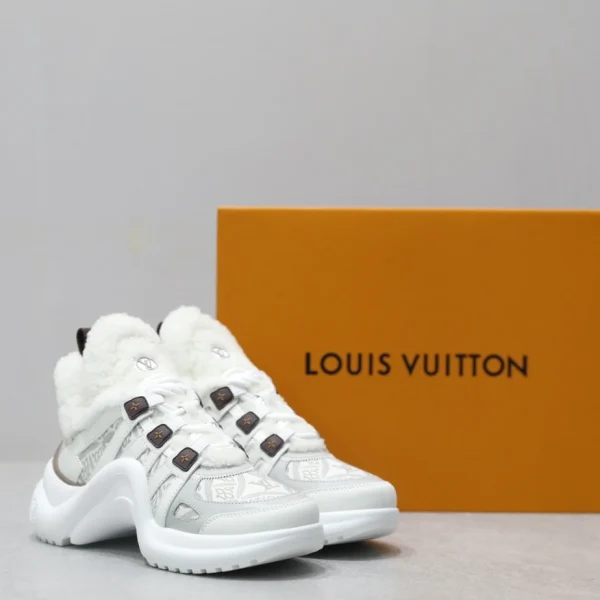 LV ARCHLIGHT SNEAKER – LSVM011