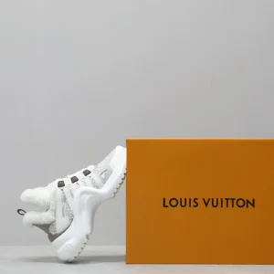 LV ARCHLIGHT SNEAKER – LSVM011