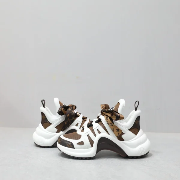 LV ARCHLIGHT SNEAKER – LSVM012